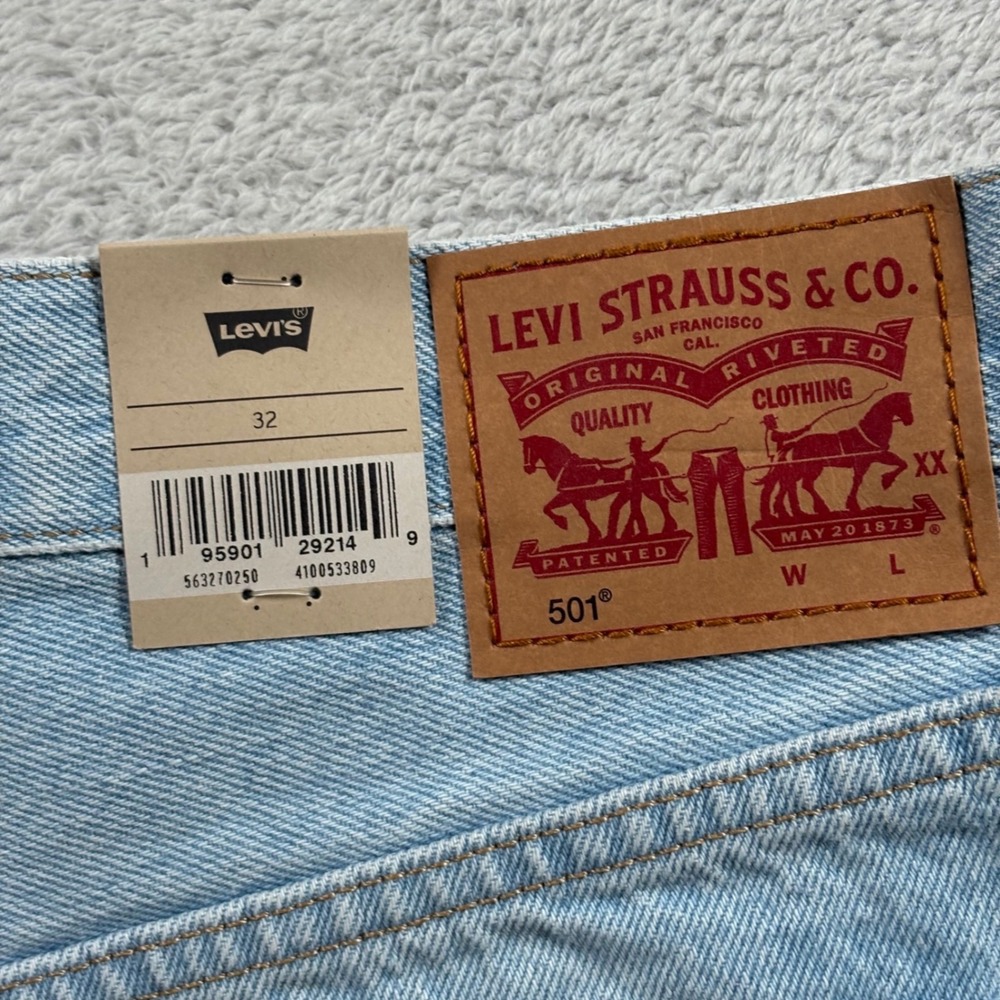 Levis 501 Original High Rise Distressed Denim Shorts Light Wash W32 Cut Off - Picture 6 of 8
